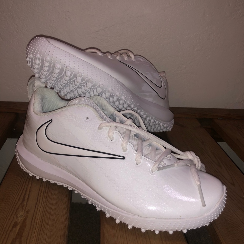 Nike Vapor Varsity Low Turf LAX Football